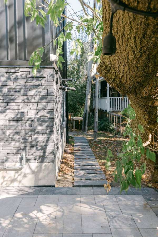 Pathway between buildings